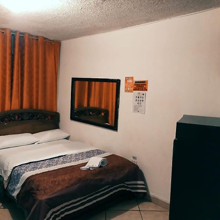 Hostal Ajavi Del Sur กีโต ภายนอก รูปภาพ