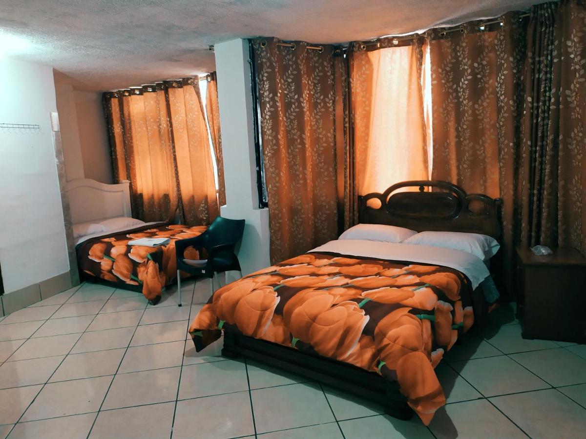 Hostal Ajavi Del Sur กีโต ภายนอก รูปภาพ